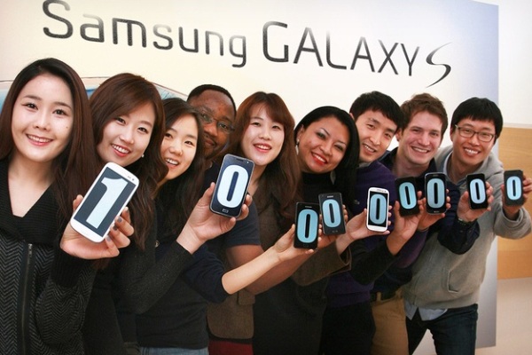 GALAXY S  Samsung  100000000 